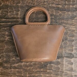 Elegant Tan Leather Handbag
